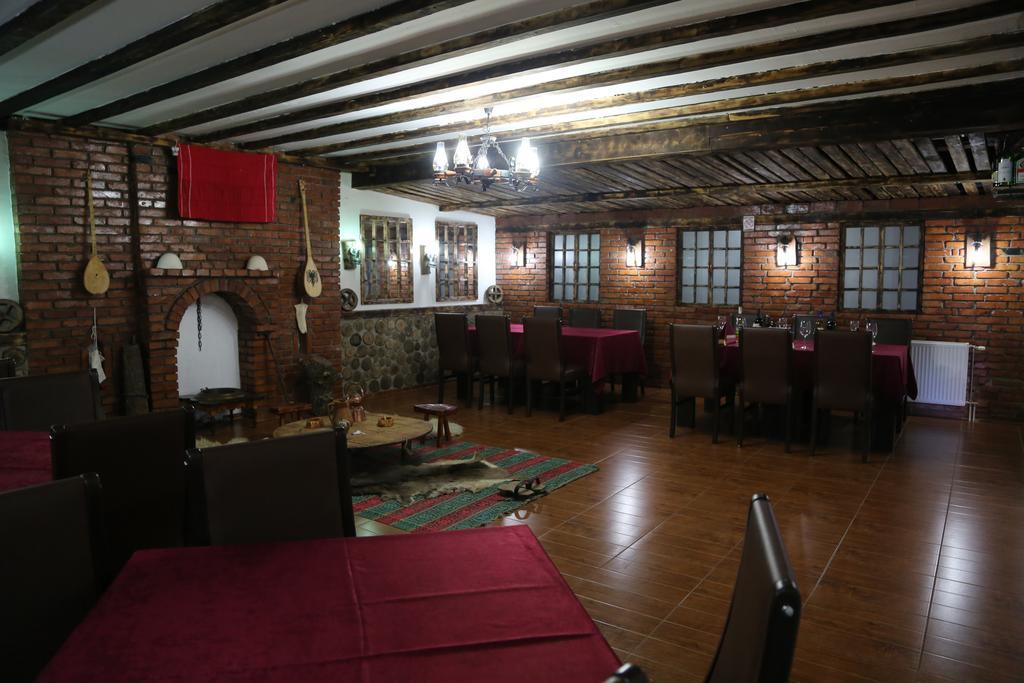 פריזרן Hotel Antika מראה חיצוני תמונה
