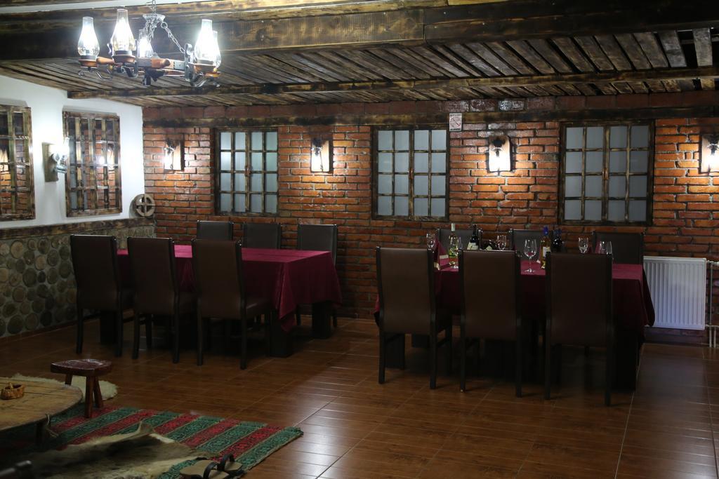 פריזרן Hotel Antika מראה חיצוני תמונה