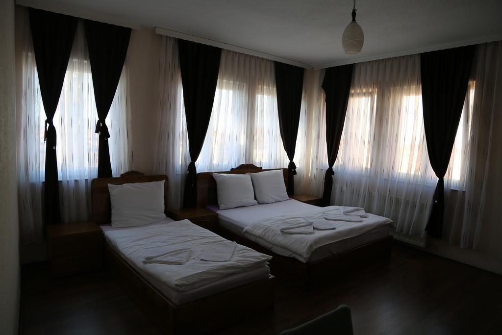 פריזרן Hotel Antika חדר תמונה