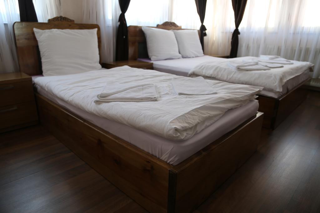 פריזרן Hotel Antika חדר תמונה