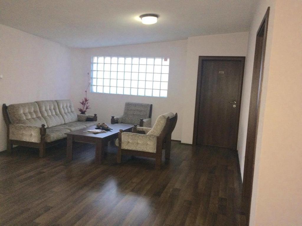 פריזרן Hotel Antika מראה חיצוני תמונה